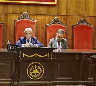 De izda a dcha, Jesús María Chamorro González, presidente del TSJA y Miguel Ángel Balbín Llera, durante la presentación de la Memoria